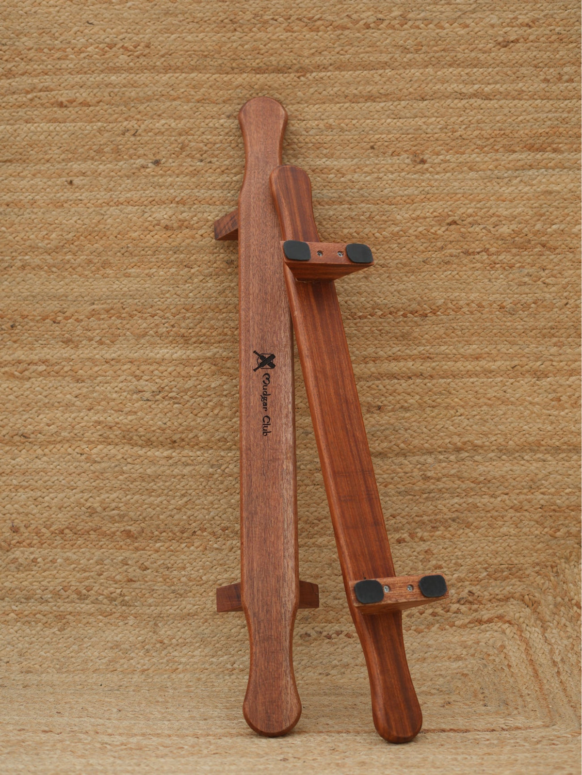 Side profile of the wooden Shena push-up board